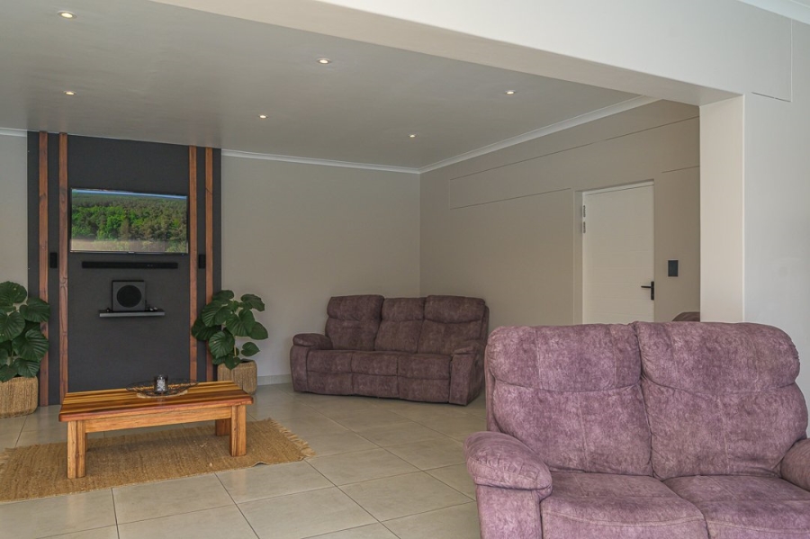 9 Bedroom Property for Sale in Westcliff Western Cape